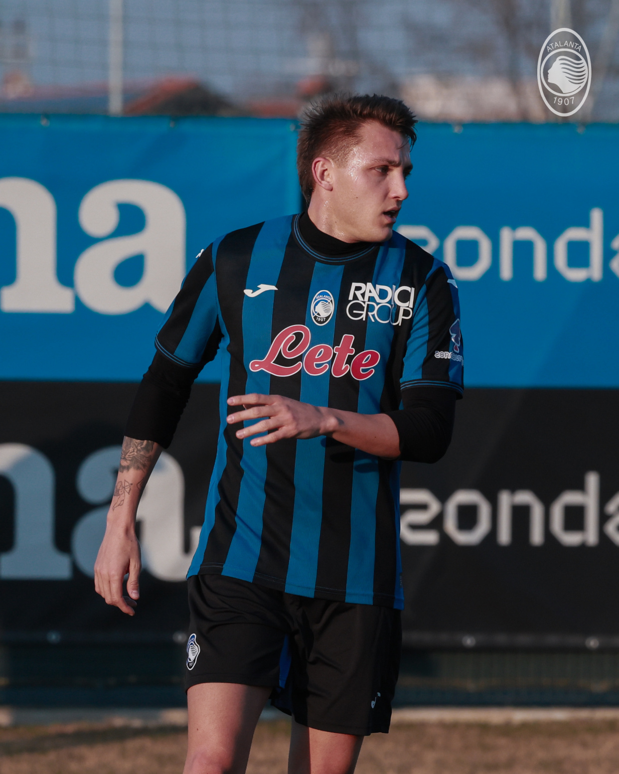 爱游戏欢迎页包含转会期体能课后，亚特兰大外线爆发备战欧篮联，压力陡增，身体对抗强度拉满的词条