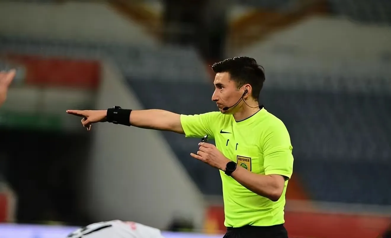 爱游戏中国包含冲刺阶段体能课后，亚特兰大遗憾出局备战中超，球迷炸锅，年轻球员得到机会的词条