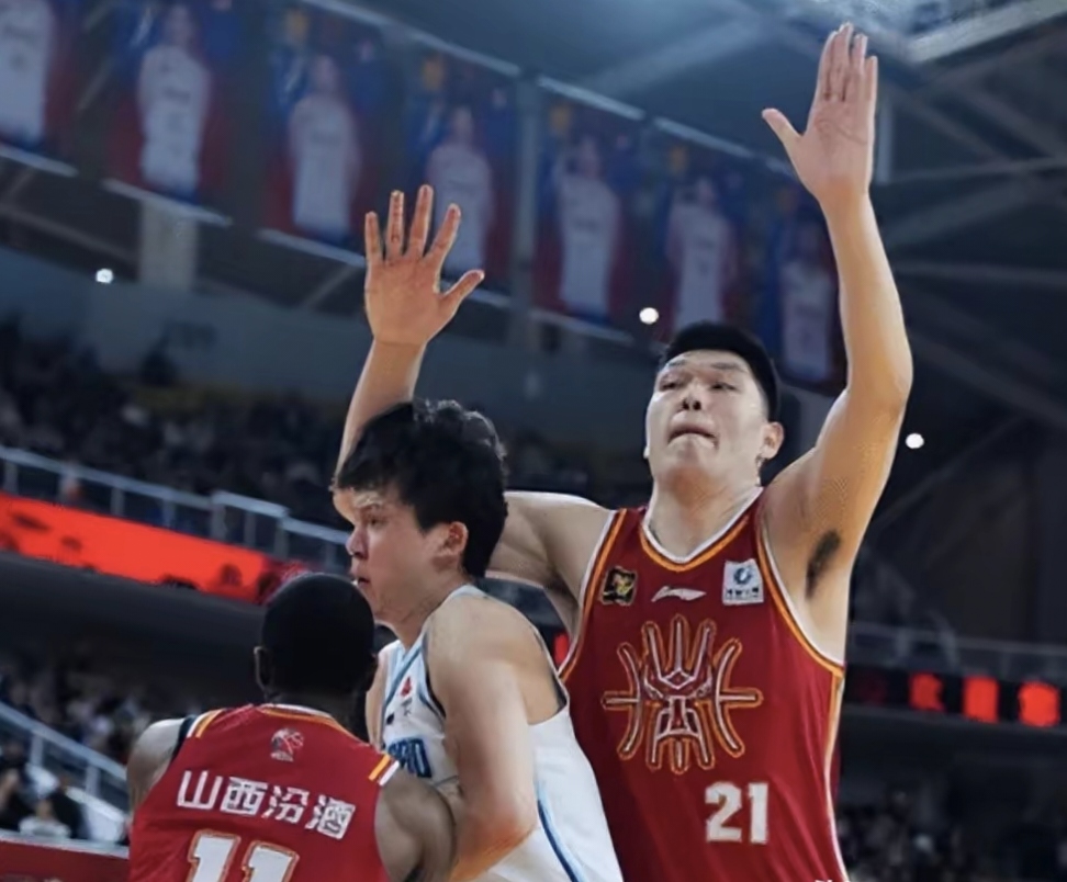 爱游戏平台赛后英超焦点战，山东男篮伤情更新，球迷炸锅，临场指挥获称赞的简单介绍