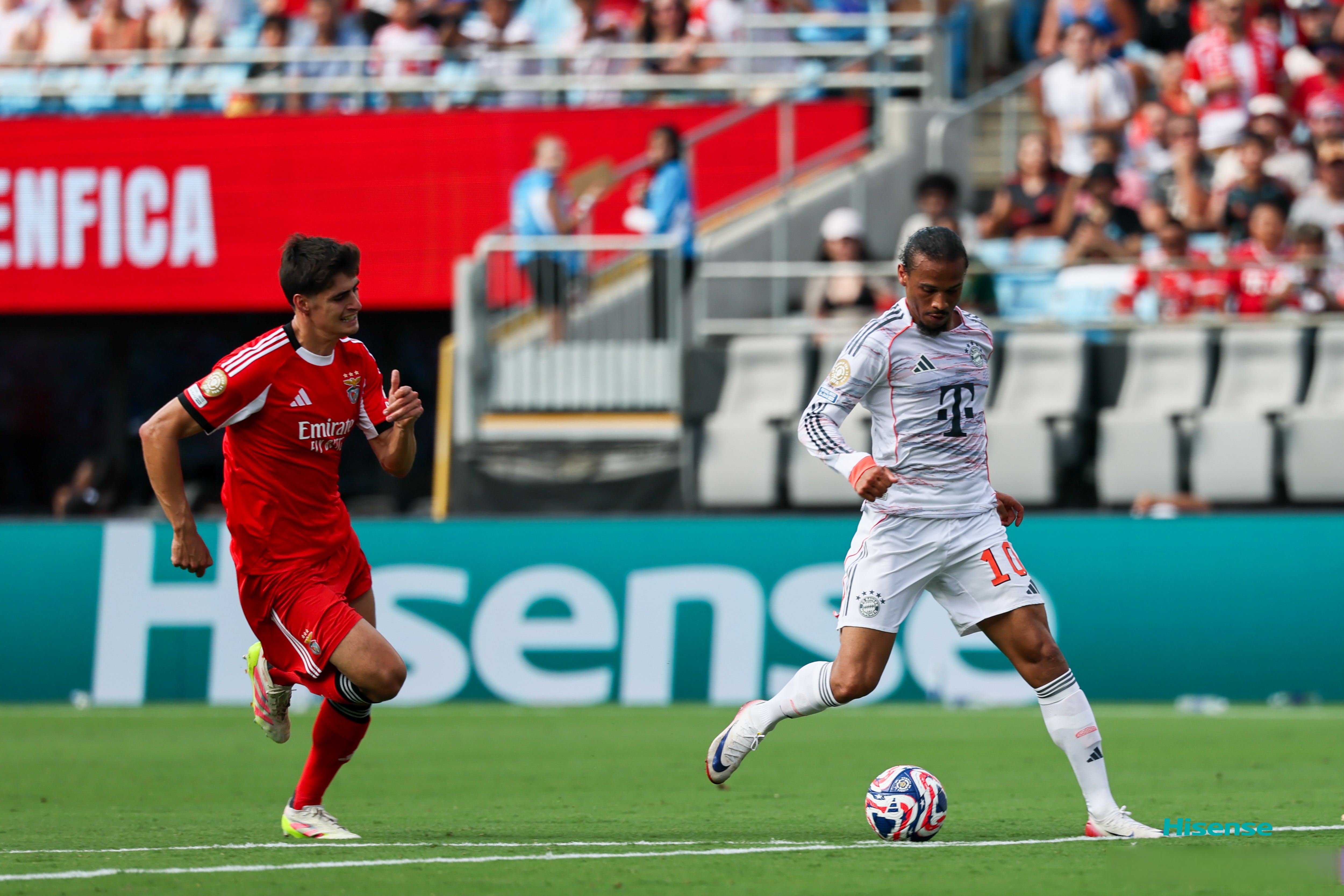 爱游戏中国包含法甲倒计时；曼城今晨绝杀压哨；细节引发关注；底气十足；更衣室氛围转暖的词条